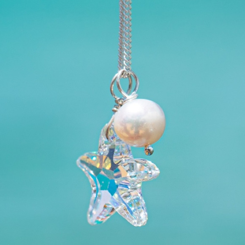 Stunning Freshwater Pearl and Swarovski necklace